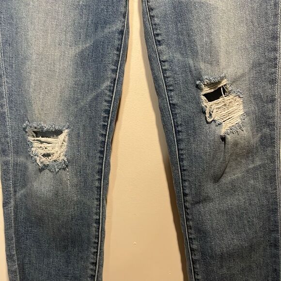 J Brand- Alana High-Rise Crop Ankle Jeans in Fix Up Destruct Wash- Size 26 - Picture 10 of 11